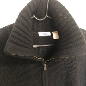 ❄️Thick Black Sweater (L)❄️